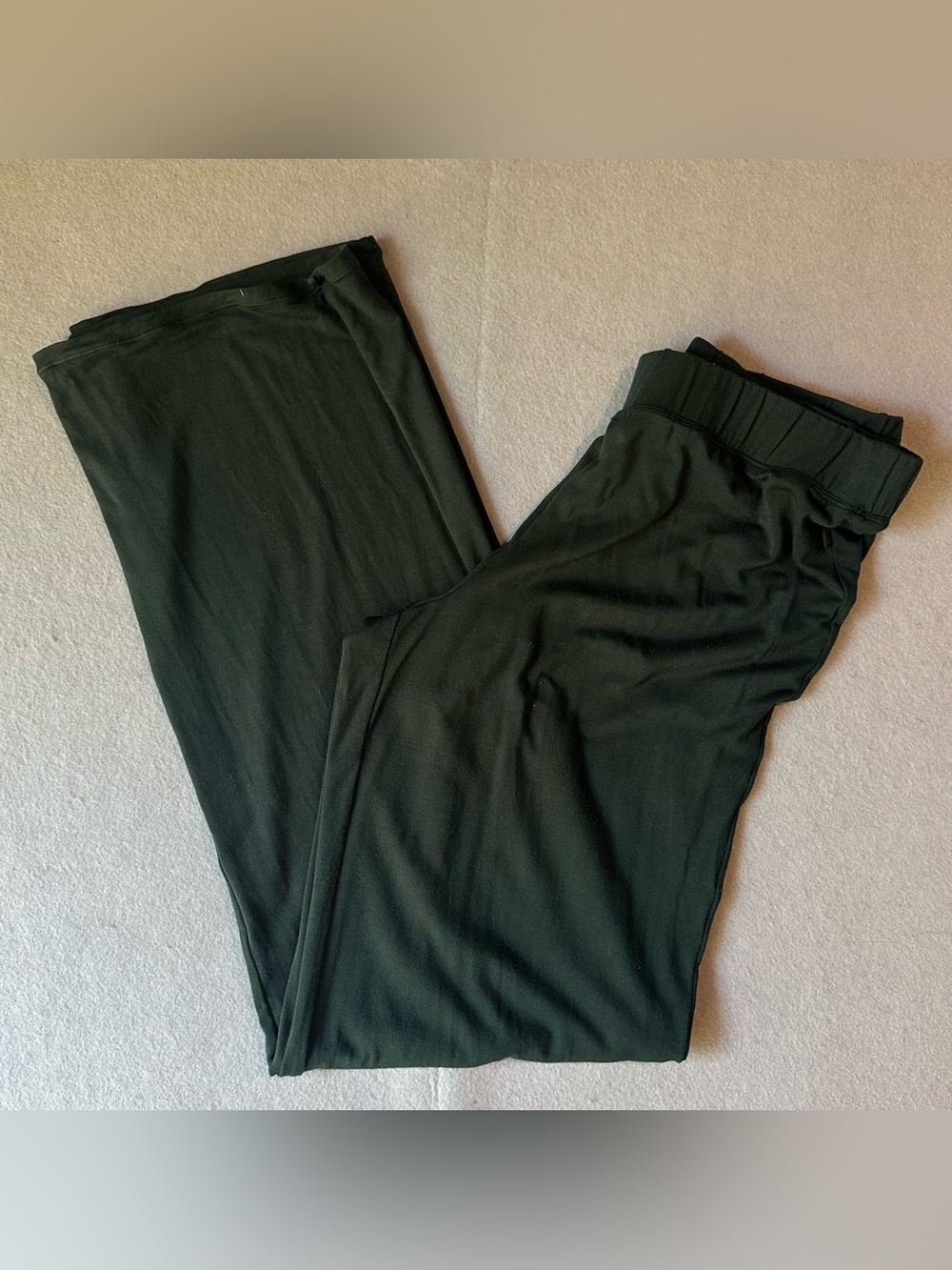 SKIMS Forest Green Wide-Leg Lounge Pants - Picture 5 of 6